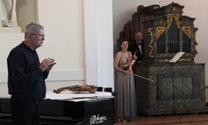 KPH - Lucie Sedláková Hůlová - housle, Jaroslav Tůma - varhany 